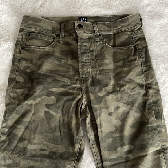 NWOT Gap true skinny jeans in green camo - Picture 3 of 5